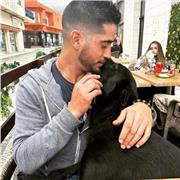 A todos los dispuestos a aprender la lengua.